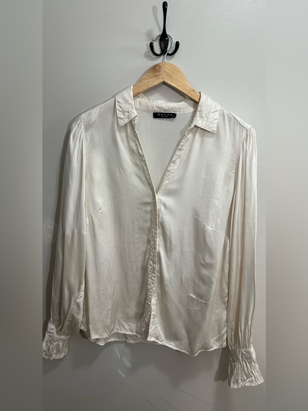Maven West Cream Cupro V-Neck Blouse Peet Sleeve Size Small